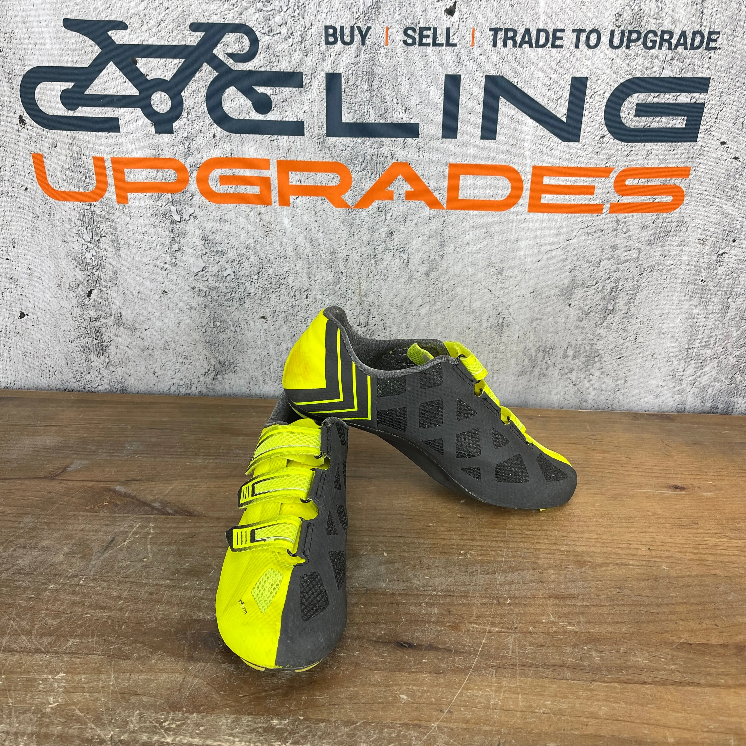 Bontrager XXX EU 41 US 8 3-Bolt Visibility Yellow Road Bike Men's Cycling Shoes